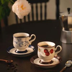 Tasse à café en céramique rétro du milieu du siècle, tasse de thé de luxe pour l'heure du thé, tasse à thé florale, tasse pour latte art - Product Image 1