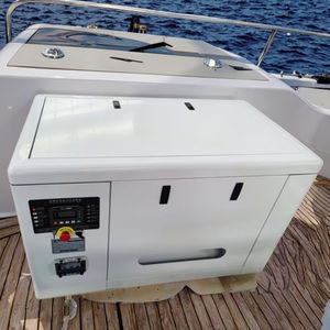 Générateur marin diesel monophasé 5KW 60Hz refroidi à l'eau de mer <span class=keywords><strong>5kVA</strong></span> avec insonorisé pour le type silencieux de démarrage à distance de yacht de bateau - Product Image 1