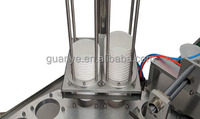 Machine de remplissage et de scellage rotative pneumatique entièrement automatique à grande vitesse, certifiée CE, pour gobelets, canettes en papier, boissons et produits chimiques