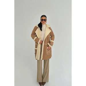 Abrigo Beige para Mujer con Detalle de Botones, Cierre de un Solo Botón, Reversible, Forro de Nailon Transpirable para Otoño e Invierno - Product Image 3