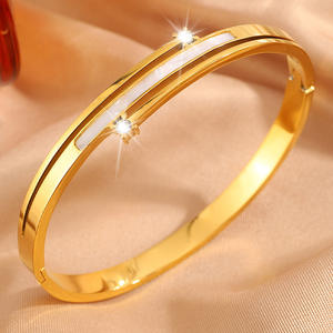 Bracelet <span class=keywords><strong>de</strong></span> mode pour femme en acier inoxydable plaqué PVD or 18 carats, étanche, résistant à la transpiration, <span class=keywords><strong>de</strong></span> très haute qualité, cadeau <span class=keywords><strong>de</strong></span> bijoux - Product Image 4