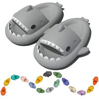 Chaussons et sandales unisexes mignons sur le thème des requins, design plat pour l'extérieur avec semelles antidérapantes, inspirés des requins nuageux de dessins animés