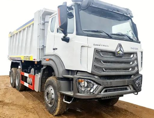 Camion benne SINOTRUK HOWO 6x4 371HP 10 roues, benne hydraulique robuste pour le transport <span class=keywords><strong>de</strong></span> sable et <span class=keywords><strong>de</strong></span> matériaux <span class=keywords><strong>de</strong></span> construction en milieu minier - Product Image 2