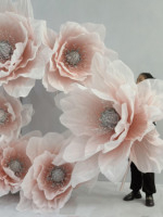 Décor de mariage fait main : Grande fleur d'orchidée en organza pour décoration de mariage, vitrine, taille personnalisée, fleurs géantes