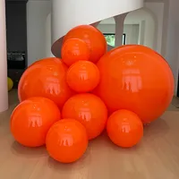 Esfera Inflable Naranja Mate Vibrante, Esfera Gigante de PVC para Instalaciones de Arte Moderno y Exhibiciones Comerciales Creativas en Escaparates