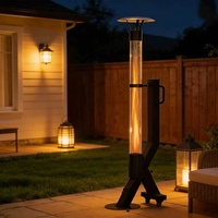 Chauffe-terrasse moderne à granulés, chauffage extérieur avec tube en verre résistant à la chaleur, base noire thermolaquée, équipé de 2 roues
