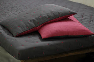 Ensemble de literie en soie naturelle de haute qualité, sur mesure, tissé à la main, pour hôtel de luxe, resort et villa. Couleur unie/personnalisée. - Product Image 4