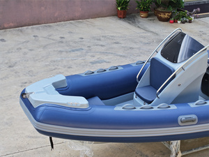 <span class=keywords><strong>Bateau</strong></span> gonflable <span class=keywords><strong>semi</strong></span>-<span class=keywords><strong>rigide</strong></span> Hypalon/PVC RIB 580C de haute qualité de 19ft avec coque en fibre de verre durable pour la pêche et le sauvetage - Product Image 4