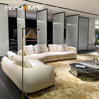 Ensemble de canapés sectionnels modernes de luxe en cuir véritable courbé extensible et tissu, idéal pour salon de villa haut de gamme