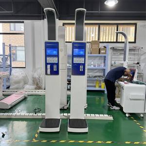 Pèse-<span class=keywords><strong>personne</strong></span> à monnayeur avec détection ultrasonique de la taille et du poids, acceptant les billets de banque - Product Image 5