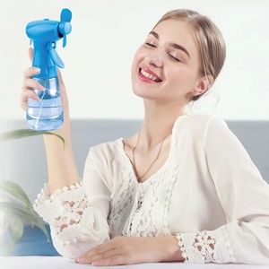 Mini Ventilador Portátil de Mano con Rociador de Agua de Enfriamiento Rápido y Función de Humidificación, Alimentado por Pilas AA, para Uso en Hoteles - Product Image 6