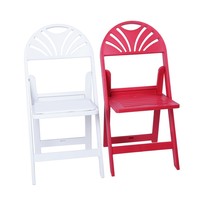 Chaise pliante en résine blanche style Wimbledon avec dossier ventilé et coussin rembourré, mobilier portable pour extérieur, jardin, mariage, fête, événement