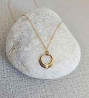Collier avec pendentif rond, collier avec pendentif en acier inoxydable, bijoux plaqués or 18 carats, bijoux délicats en acier inoxydable, cadeau pour femmes