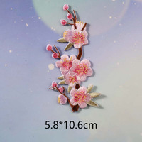 Patchs brodés en forme de branche de pêcher, autocollants en tissu, badges thermocollants, appliques fleurs de prunier, accessoires de vêtements DIY