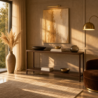 Table console de luxe artisanale, élégante, aux coins arrondis et aux lignes droites épurées, pour les entreprises de design de villas