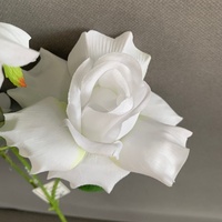 LO-1382 Flor Artificial de Seda Realista y Económica de 63 cm con 3 Cabezas de Rosa para Decoración de Bodas, Eventos y Hogar