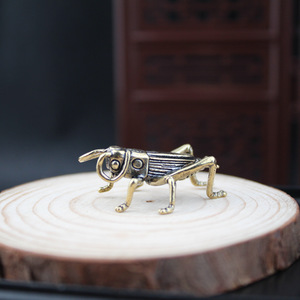 Adorno de Críquet de Latón, Insecto de Cobre Sólido, Decoración de Escritorio, Hogar u Oficina, Estilo Tradicional, Regalo Artesanal - Product Image 1