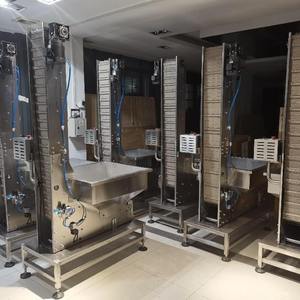 Machine de remplissage de sauces et pâtes entièrement automatique, électrique, de haute précision, avec élévateur, bouchage, étiquetage et scellage pour emballages plastiques - Product Image 3