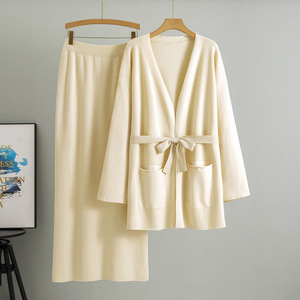 Ensemble pull tricoté et jupe longue pour femme, cardigan ample à col en V, tenue deux pièces respirante pour le printemps, style décontracté - Product Image 1