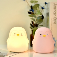 Veilleuse LED en silicone en forme de pingouin pour enfants, lampe de chevet USB mignonne pour chambre d'enfant, jouet lumineux pour bébé