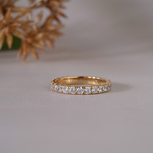 Elegant Gold Diamond Studded <b>Ring</b> for Women Classic Wedding Band Minimalist Jewelry Daily Wear Luxury <b>Finger</b> <b>Ring</b> - Product Image 1