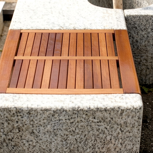 Banc à plantes en béton avec assise en bois massif pour parcs publics et projets immobiliers commerciaux - Product Image 5