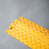 Protection de câbles pour la sécurité routière, durable, 1 canal, rampe de protection pour câbles