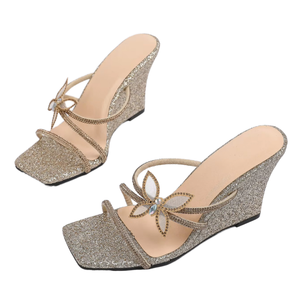 Mules compensées scintillantes pour femmes, respirantes, imperméables, sportives, d'été, avec nœud en strass et bout carré, sandales à talons pour soirée, vente en gros d'usine - Product Image 1