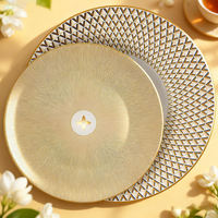 Assiettes à dîner en porcelaine fine de luxe, design géométrique doré, logo fleur à quatre feuilles, vaisselle pour la maison, les hôtels, les banquets