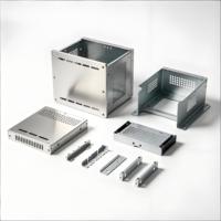 Boîtier métallique sur mesure de haute précision en acier inoxydable 304, découpé au laser, soudé et thermolaqué pour équipement industriel
