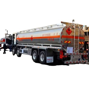 Camion-citerne de transport de carburant essence et diesel Sinotruck personnalisé en usine, en vente - Product Image 6