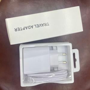 Adaptador de Carga Súper Rápida de 45W, Ligero - Product Image 1