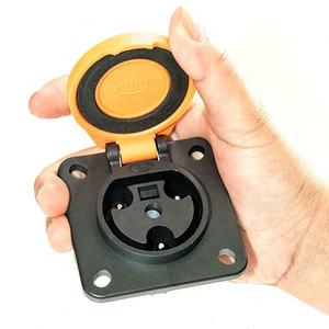 <span class=keywords><strong>Connecteur</strong></span> de <span class=keywords><strong>charge</strong></span> de batterie avec interrupteur interne YEEDA Y-30 (3 pôles), prise et fiche 110V AC / 220V AC - 16A - Product Image 2