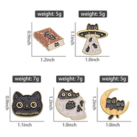 Livre de chat magique épingles en émail noir Punk chaton dessin animé broche revers Badge gothique émail broche bijoux cadeau pour sac à dos vêtements