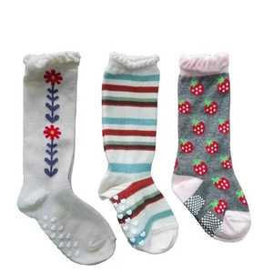 <span class=keywords><strong>Calcetines</strong></span> <span class=keywords><strong>Antideslizantes</strong></span> para Bebés, Diseño Personalizado, Invierno, Desechables, Cómodos, de Algodón, Lindos, Coloridos, con Rayas 84N - Product Image 5