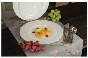 Assiette à gâteau ronde jetable <span class=keywords><strong>en</strong></span> <span class=keywords><strong>plastique</strong></span> rigide PS écologique BST 7.5 10.25 pouces, blanche, pour la restauration occidentale et les fêtes - Product Image 3
