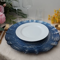 Sous-plats en verre à bords festonnés ronds de 13 pouces, assiettes de présentation en verre bleu pour la mise en table, les événements et les fêtes