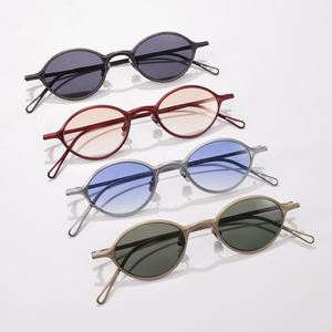 Gafas de Sol de lujo de titanio puro con lentes de nailon óptico UV400 Opciones de Marco en gafas de sol de estilo piloto naranja rojo gris - Product Image 2