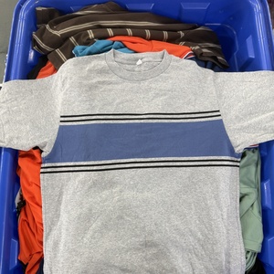 T-shirt homme d'occasion - Product Image 1