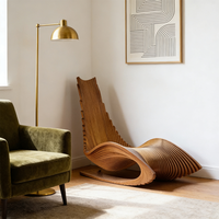 Fauteuil lounge en bois paramétrique de luxe, siège d'appoint sculptural haut de gamme, design ergonomique à lattes ondulées, mobilier de décoration de bureau