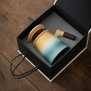 Vente en gros Ensemble de tasses à thé en céramique jaune-vert d'une seule pièce avec poignée en bois Tasse à thé en porcelaine Passoire pour infusion de thé - Product Image 6
