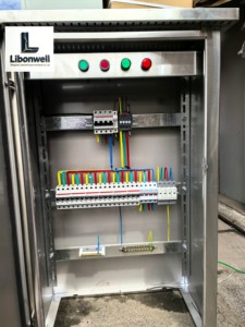 Boîte de distribution en acier inoxydable anti-corrosion pour zone côtière, extérieure, <span class=keywords><strong>étanche</strong></span> IP66, boîte <span class=keywords><strong>électrique</strong></span> métallique ODM - Product Image 1