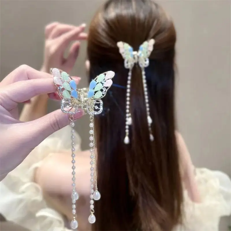 Summer metal hair clip Back of women's head hair clip Elegant wispy hollow diamond pearl butterfly fringe claw clip
