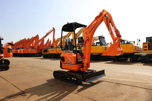 Mini-excavatrice sur chenilles Lonking CDM6016 de 1,6 tonne avec marteau hydraulique et système de conduites - Product Image 2