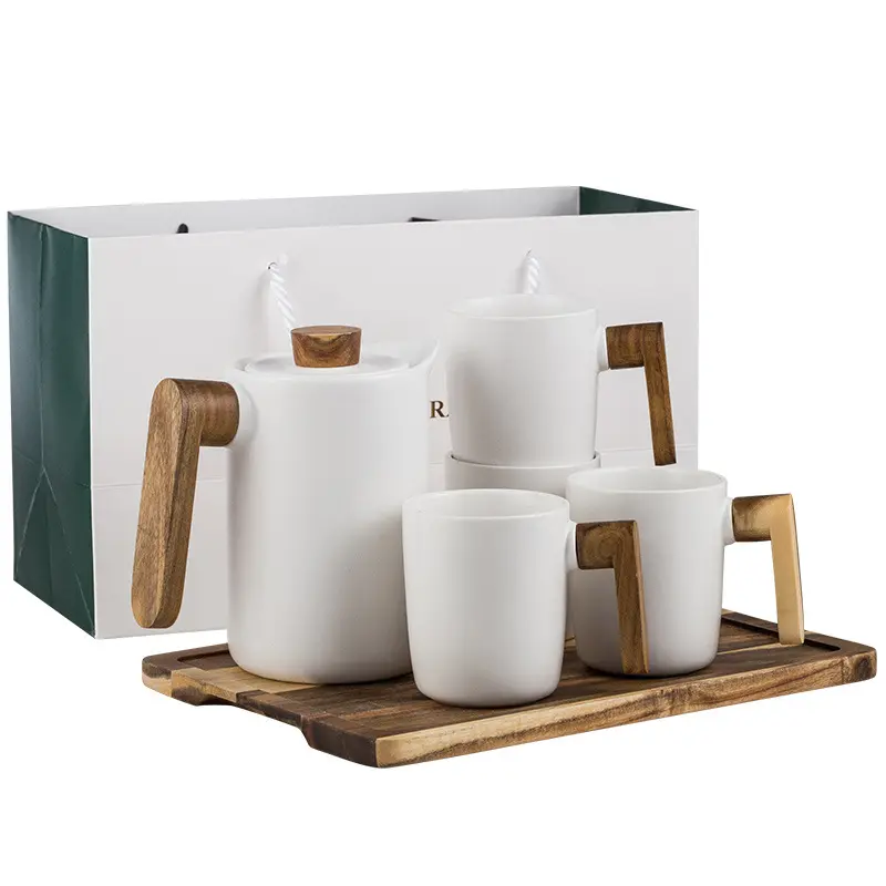 Nordic Creative Household Holzgriff Keramik Wasser geschirr Cold Kettle Water Cup Kaffee-und Teekanne Set mit Tablett Hotel und Zuhause