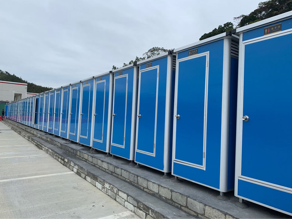 Modern Portable Bathroom Station Wharf Cabin Tiny Home Mobile Toilet Good Quality Portable Toilet - Image 1