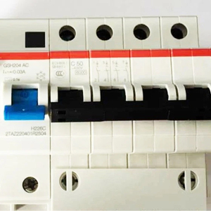Interruptor Diferencial de Corriente Residual GSH204 AC S-C32/0.3 de 4 Polos, 230/400V CA, Montaje en Riel DIN de Plástico, para Automatización Industrial - Product Image 3
