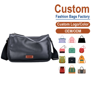 Bolso Cruzado de Cuero Negro de Primera Calidad para Hombre - Silueta Suave y Elegante, OEM para Marcas que Buscan Lujo Discreto y Utilidad Urbana - Product Image 1