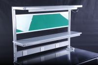 Mesa de Trabajo de Acero Inoxidable de Una Sola Cara con Tomas de Corriente y Tablero de Datos Acrílico para Uso en Almacenes, Mesa de Ensamblaje de Productos