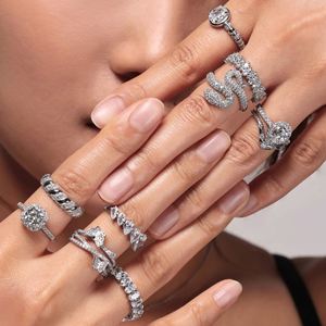 Bagues de Mariage et de Fiançailles pour Femme en Argent 925 Haute Joaillerie avec Pierre Moissanite D VVS1 Brillante, Collection Captivate Radiant Purity - Product Image 5